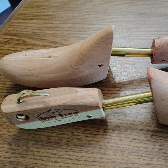 Boot Barn Brand | Shoe Stretchers | Size Medium | Natural Wood Color - Picture 1 of 4